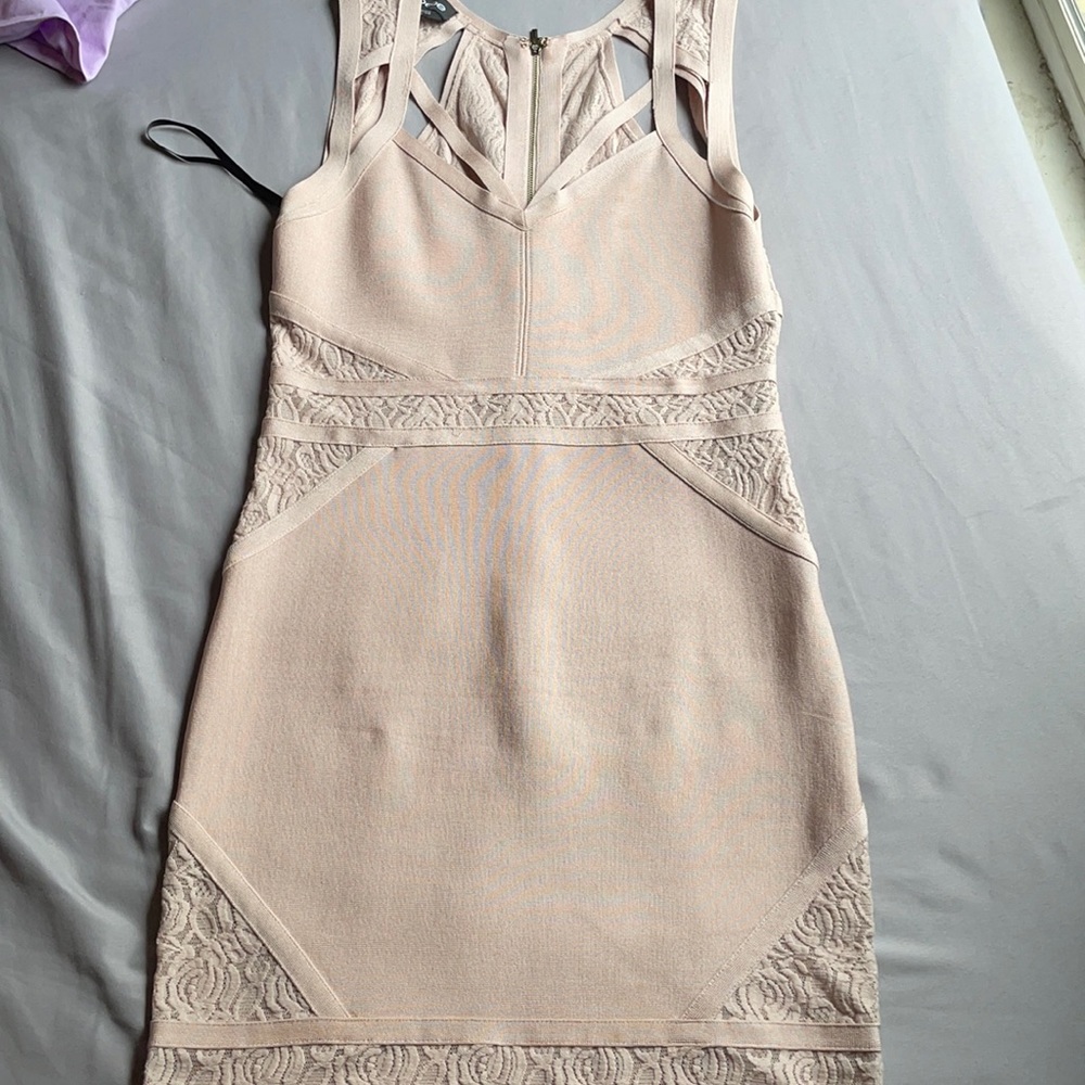 Size L Bebe dress